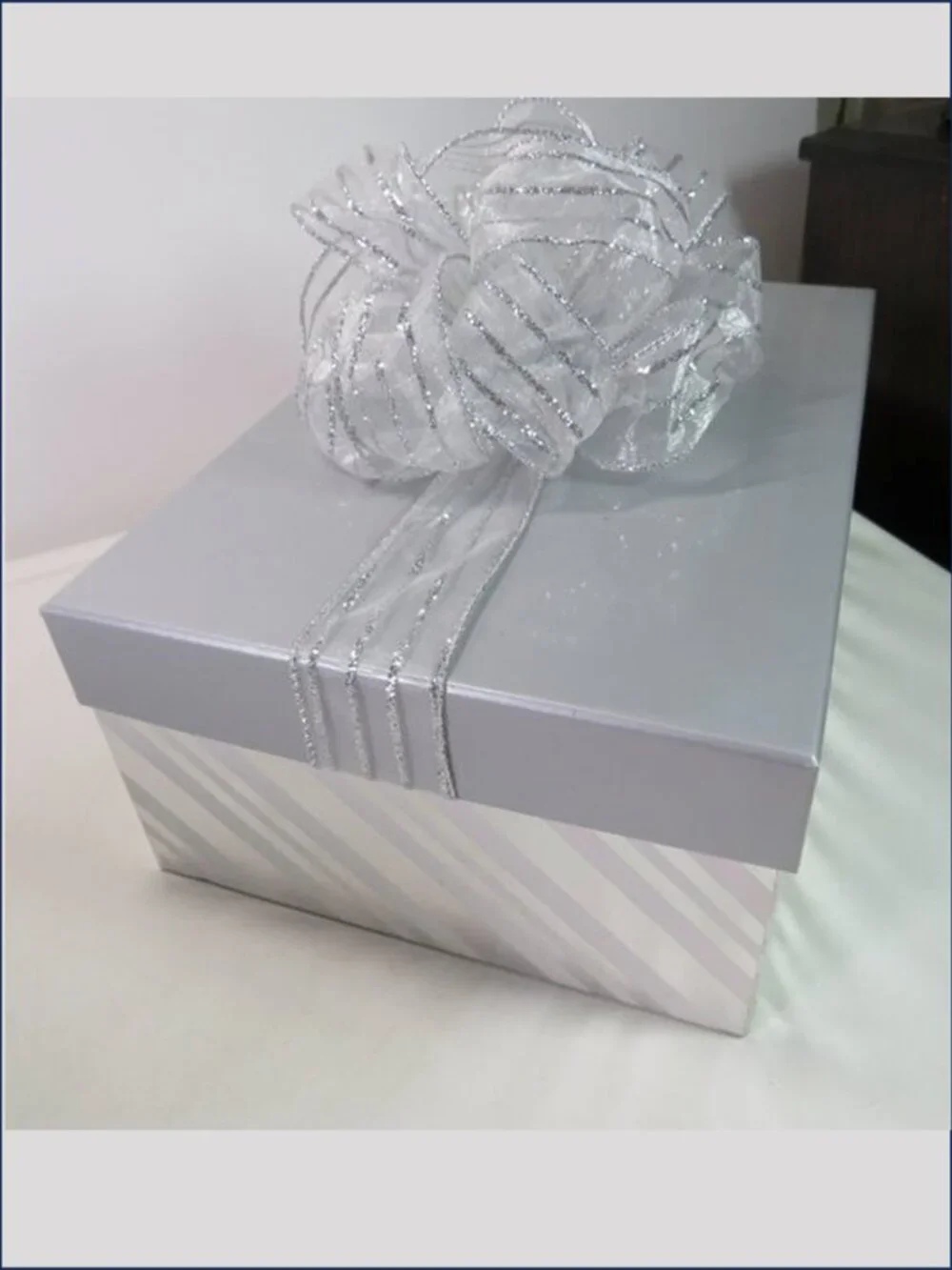 Christmas (8) Gift Boxes Bundle Metallic Red Silver Slant Oval Reindeer Stripe